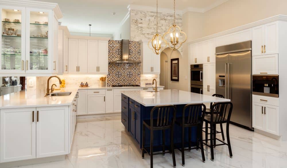 Beautiful white kitchen.